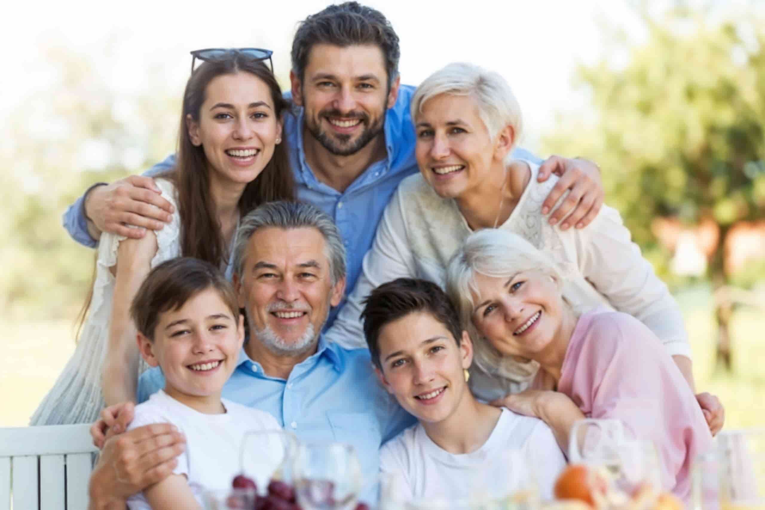 Familia Feliz - HOME